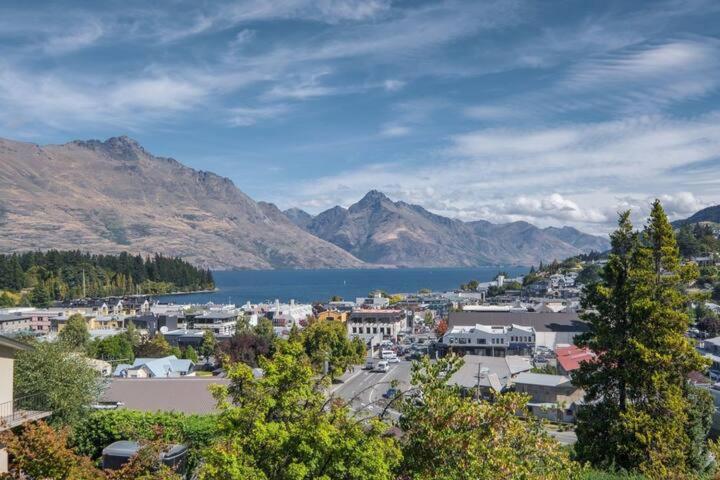 Magnificent Apartment With Great Views! Queenstown Bagian luar foto