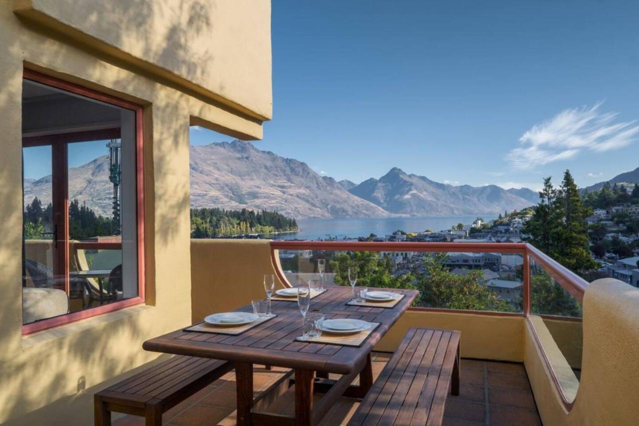 Magnificent Apartment With Great Views! Queenstown Bagian luar foto
