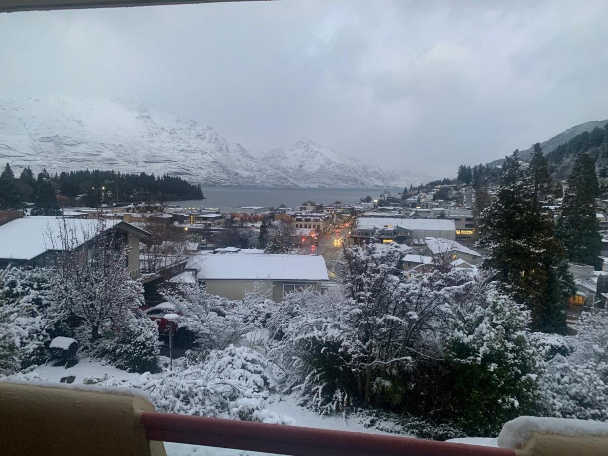 Magnificent Apartment With Great Views! Queenstown Bagian luar foto