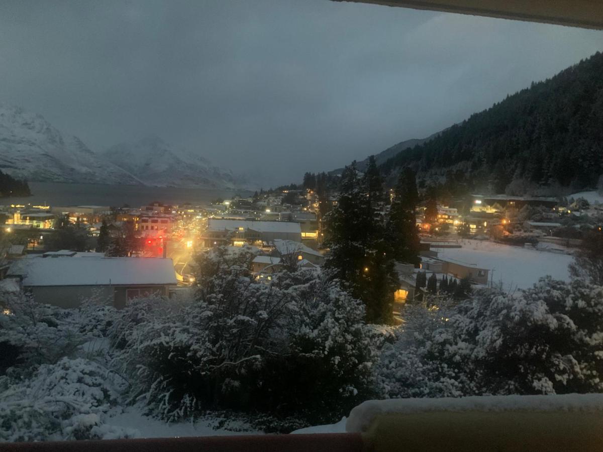 Magnificent Apartment With Great Views! Queenstown Bagian luar foto