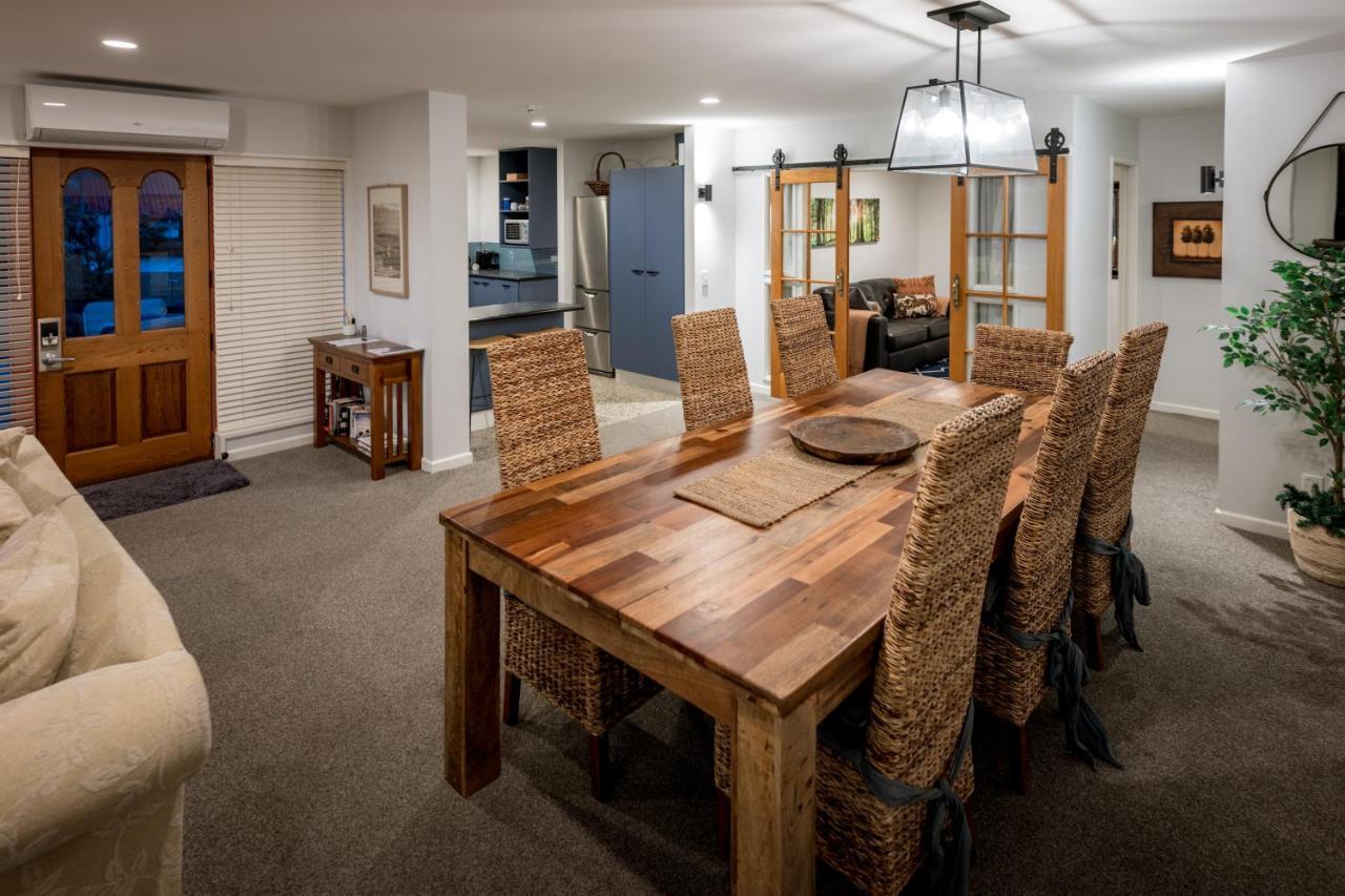 Magnificent Apartment With Great Views! Queenstown Bagian luar foto